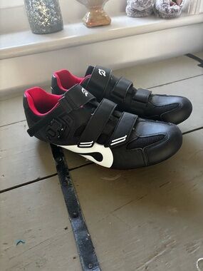 Peleton cycling shoes
